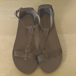 New Rainbow Sandals leather braided sandals (size 9)